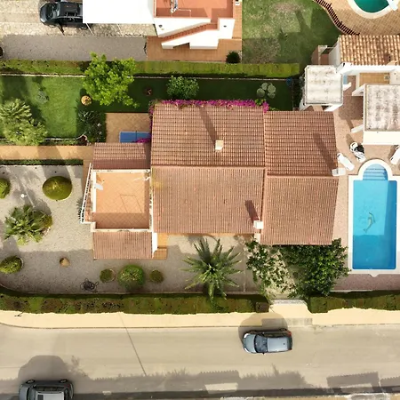 Exclusiva Con Piscina Calafat