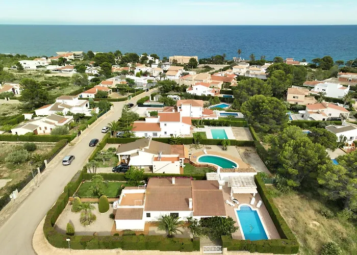 Exclusiva Con Piscina كالافات